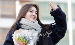 [★화보]전소미, I.O.I 센터 중학교 졸업식날