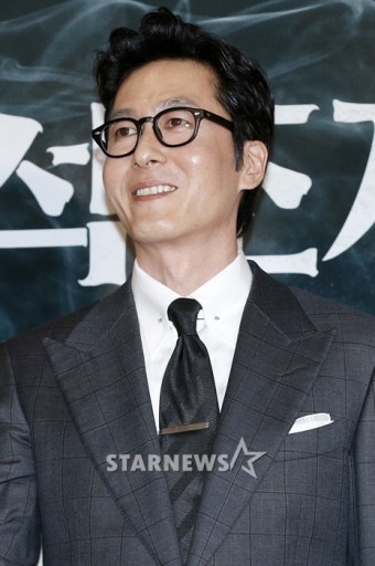 [포토]김주혁, '이유영이 반한 젠틀 미소'