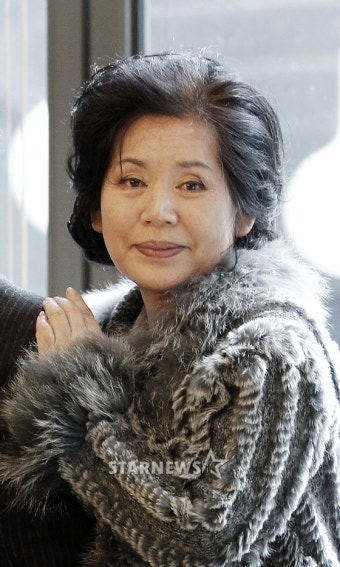 배우 윤소정 별세..