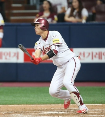 '4번 타자' 김하성, 화력에 책임감까지.. 넥센의 확실한 '힘'