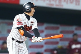 KBO 리그 8월 MVP 후보 선정.. 손아섭-이대호-박건우 등 8명