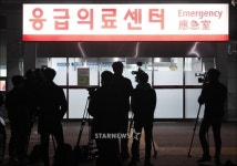 [★포토]응급의료센터 앞 취재진