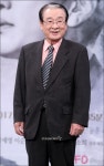 [포토]이순재, '묻지도 따지지도 말고 봐주세요'