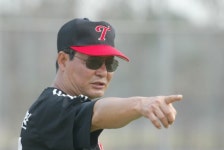 LG 94우승멤버들, 이광환 前감독 깜짝 칠순잔치해줬다 정체성 가져야