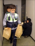 [★포토]샤이니 종현 레지던스 수색하는 경찰