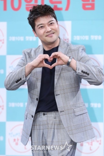 '전지적' 전현무 