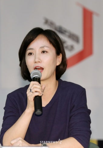 [포토]정세진 아나운서, '오랜만에 찾아뵙습니다'