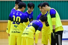 씨저스동양FC | [연예인 풋살] FC어벤저스, 서울액션스쿨 꺾고 2연승..단독 선두