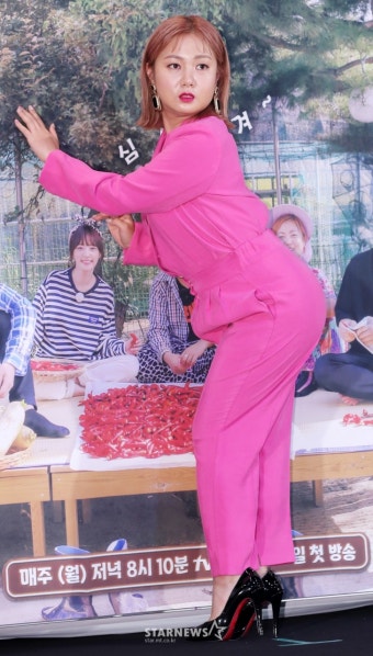 [포토]박나래, '시그니쳐 뒷태 포즈'