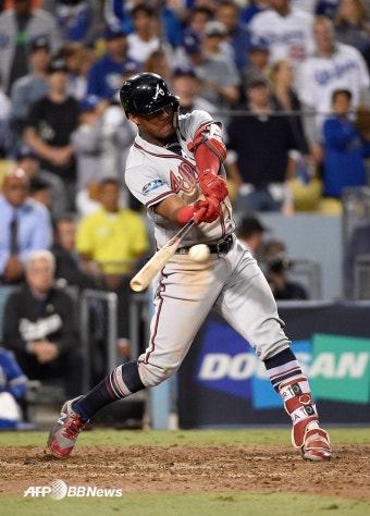애틀랜타, LA 다저스에 반격 시작! 아쿠나 그랜드슬램 폭발 [NLDS]