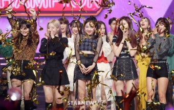 [포토]트와이스, '쇼챔피언 1위'
