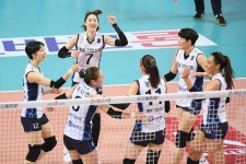 어나이 24점 IBK기업, GS 셧아웃 후 2위 점프! GS 시즌 첫 연패