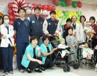 마음씨도 1등 SK, 소아병동 위문... 박정권은 4년 연속