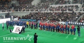 마지막 홍명보 자선축구 성황리 종료... K리그 올스타 골 폭죽 속 승리