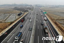 설 연휴, 고속도로 모든 차량 통행료 면제 