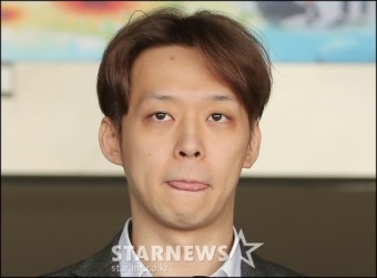 '1억 손배소 피소' 박유천, 변호인단 4人 전원 사임
