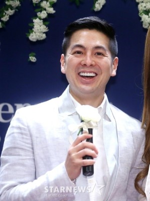 미키정, 2년만 재혼..前부인 하리수도 축하 '훈훈'[종합] | 포토뉴스