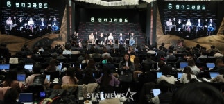 [★포토]한국 취재진 만난 6 언더그라운드