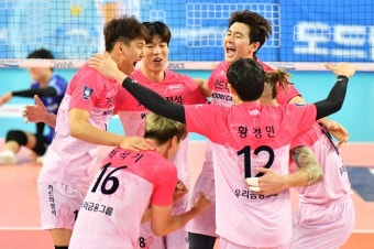 [현장리뷰] '한성정 19점' 우리카드, '거함' 대한항공 꺾고 선두 등극!