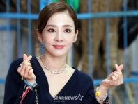 산다라박 눈부신 미모로 하트 [★포토]