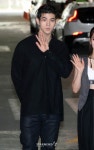 카드 비엠 느낌있는 포즈 [★포토]