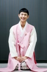 이정준 추석에 지친 심신 회복하시고, 카이로스 기대해 주세요[한복인터뷰]
