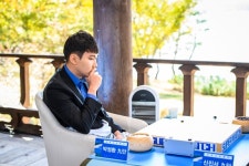 신진서 9단 기선제압 성공! 박정환 9단 상대로 267수 불계승