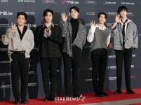 아스트로 드라이브 인 콘서트 함께 즐겨요★포토]