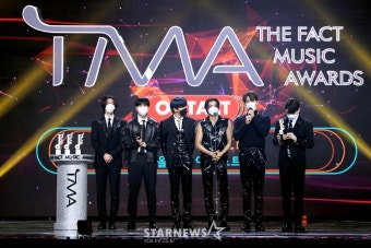 몬스타엑스 '올해의 아티스트 됐어요'[포토]