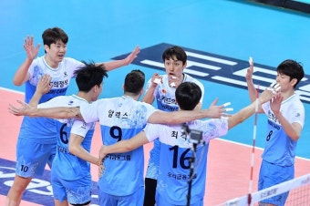 '알렉스 무려 41점' 우리카드, 선두 대한항공 3-2 제압! 4연승 질주