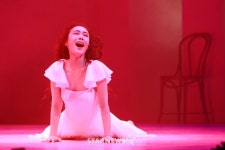 슬픔에 빠진 아델라[★포토]