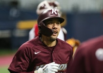 버건디 유니폼 입은 이용규, 키움 데뷔전 어땠나 [★고척]