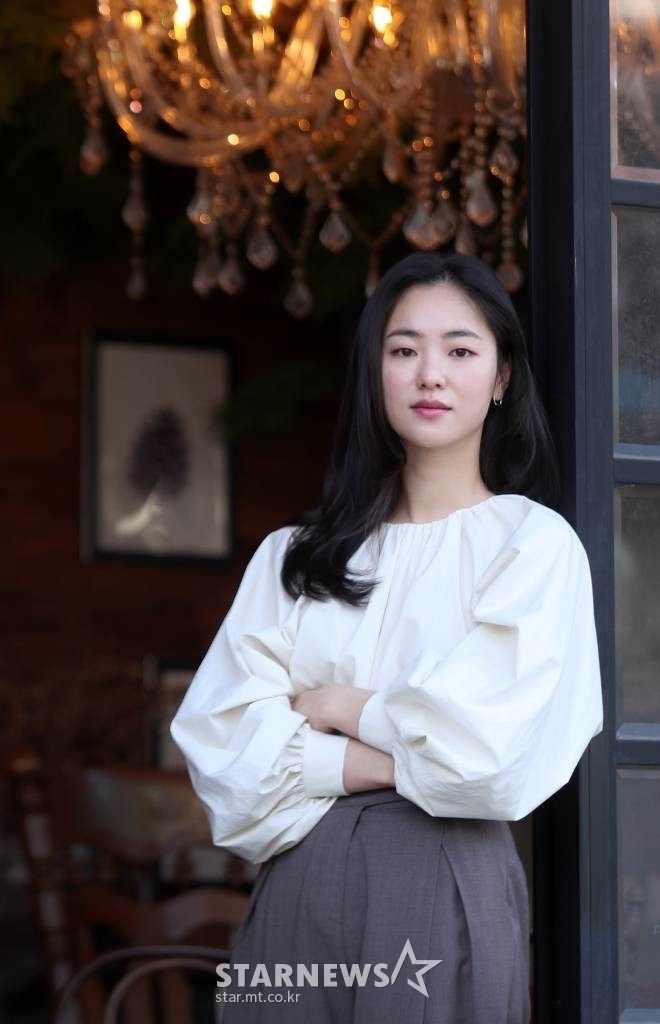 전여빈, 영화 하얼빈 무대인사에 팬들과 담대한 만남, SNS 인기↑
