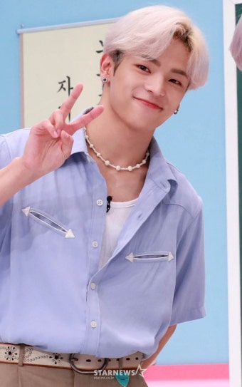 김우진 '귀여운 미소로 브이'[포토]