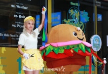 (여자)아이들 전소연 윈디버거 대표에요[★포토]