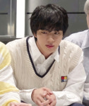 웬 애기가 한 명..방탄소년단 진, 뮤비 리액션 영상 나이를 모르겠는 초초동안美