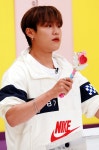 에이비식스 박우진 요술봉이 귀여워[★포토]