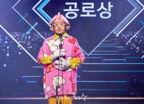 48회 한국방송대상 공로상 수상한 개그맨 김종석[★포토]