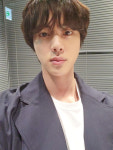 석진이 셀카는 사랑입니다♥..방탄소년단 진, 온 우주 밝히는 눈부신 비주얼