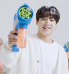 방탄소년단 정국, 비눗방울에 세상 신난 美소년 몽글 순둥 사랑둥이♥