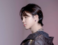 화보의 神 방탄소년단 지민, 여심홀릭 몽환적 섹시美..VOGUExGQ 신년호 커버 비하인드