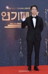 경성환 묵직한 손인사[★포토]