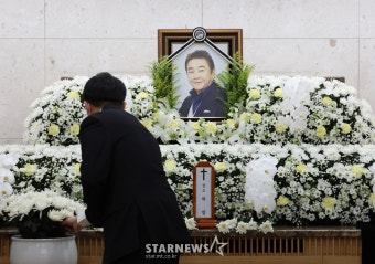 '국민MC' 허참, 간암 투병 중 별세...향년 73세[포토]