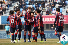 이승우 K리그 데뷔골! 수원FC, 난타전 끝에 대구에 4-3 역전승 [★수원리뷰]