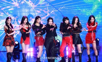 퍼플키스 '빛나는 마녀들'[포토]