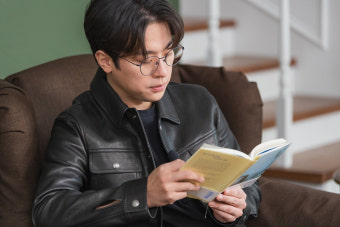 박정민, 장애인의 날 맞아 오디오북 목소리 재능기부 [공식]