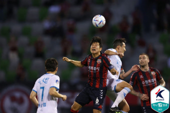'이승우 환상골' 수원FC, 포항에 2-1 승리... 이수빈 퇴장 [현장리뷰]