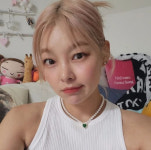갈수록 예뻐지는 송해나, 금발에 공주 목걸이..큐티美 발산[스타IN★]