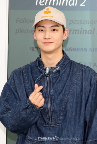갓세븐 제이비 '잘생김 가득 하트'[포토]