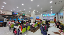 임영웅 팬클럽 부산영웅시대 스터디하우스 정기봉사..선한 영향력 실천